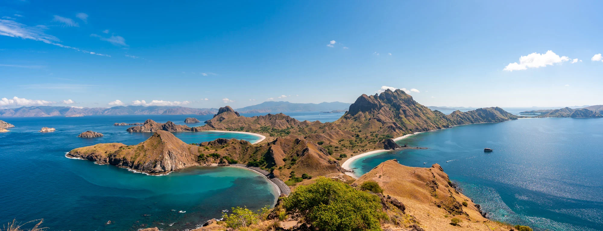 beautiful-landscape-panorama-view-at-padar-island-2025-03-08-22-26-56-utc2.webp